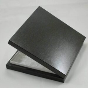 SİYAH 16'LI ÇİKOLATA KUTUSU 23x22 cm - Görsel 2