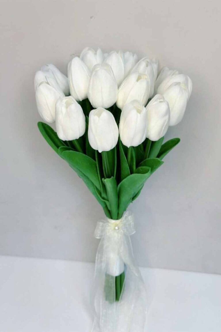 19'LU ISLAK LALE GELİN BUKETİ