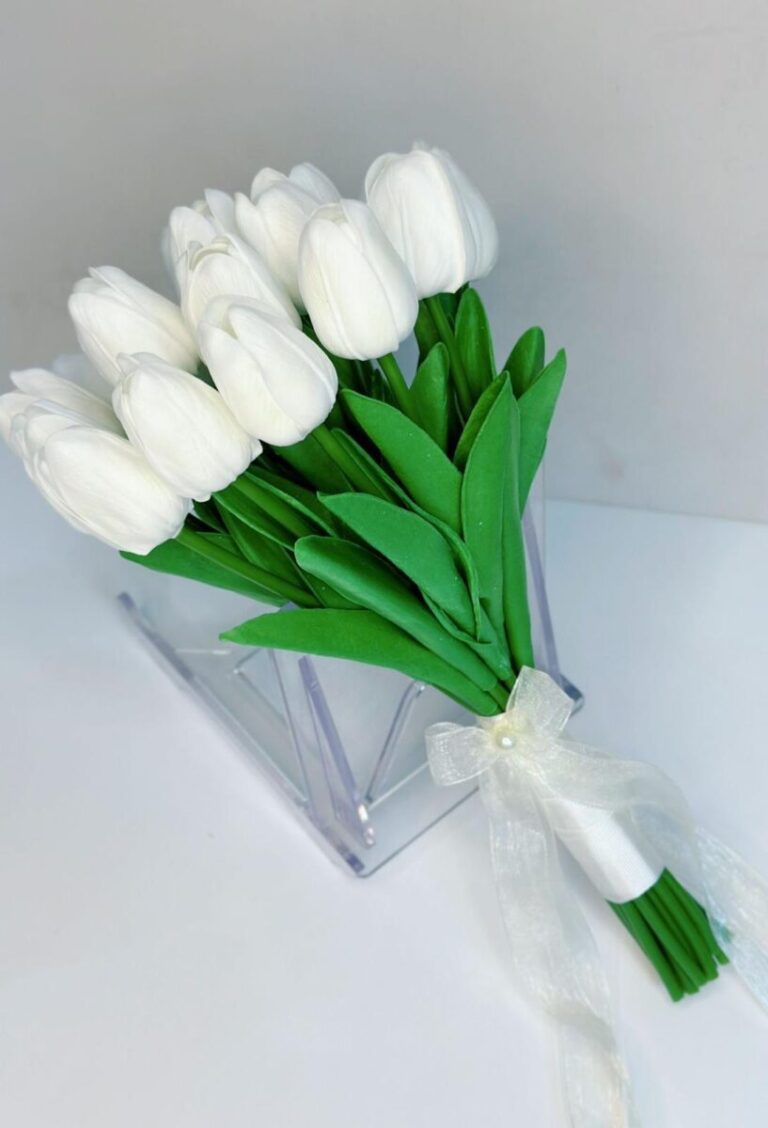 19'LU ISLAK LALE GELİN BUKETİ