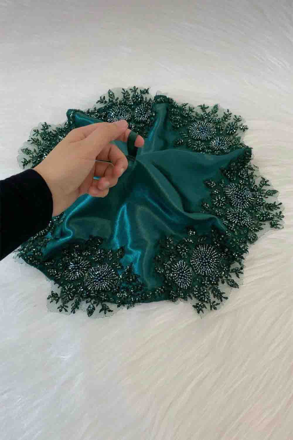 SATEN APLİKLİ YEŞİL